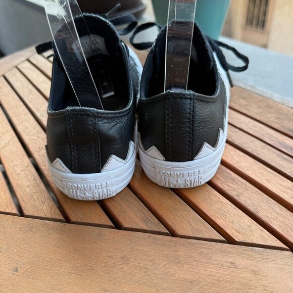 Converse Chuck Taylor All Star Black & White Low Top Sneakers Size 7.5 - Picture 5 of 8